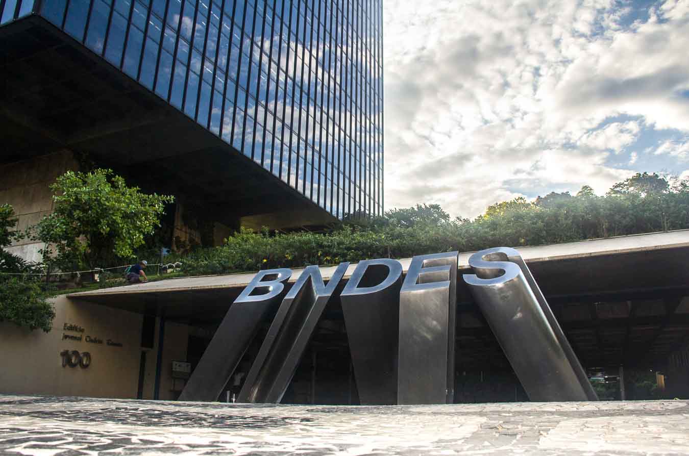 Economia: BNDES e “Banco dos BRICS” realizam o 1º desembolso a operação no Brasil