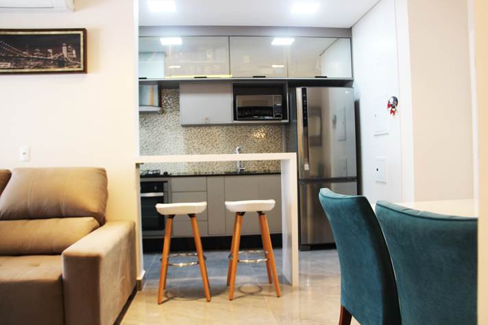 Arquitetos unem conforto e contemporaneidade em apartamento