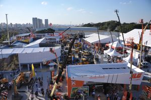 M&T Expo marca a evolução tecnológica do setor de equipamentos para construção e mineração