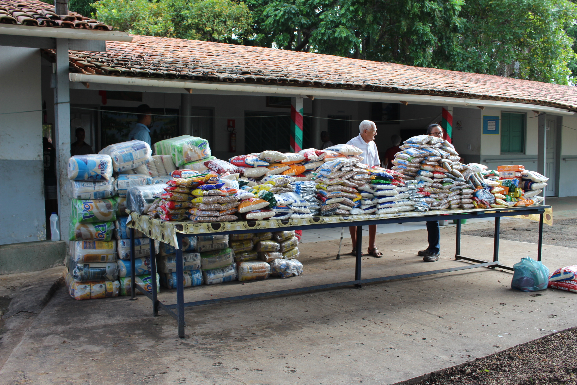Colaboradores da SINOBRAS doam duas toneladas de alimentos para instituição filantrópica
