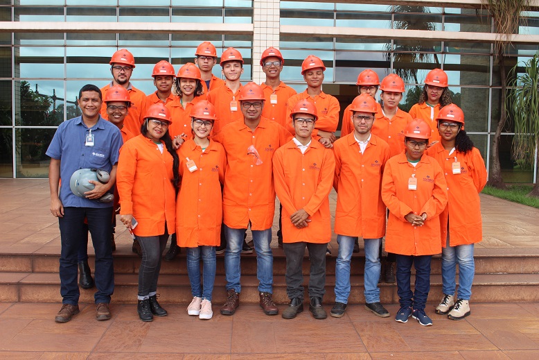 Estudantes do IFPA visitam planta industrial da SINOBRAS