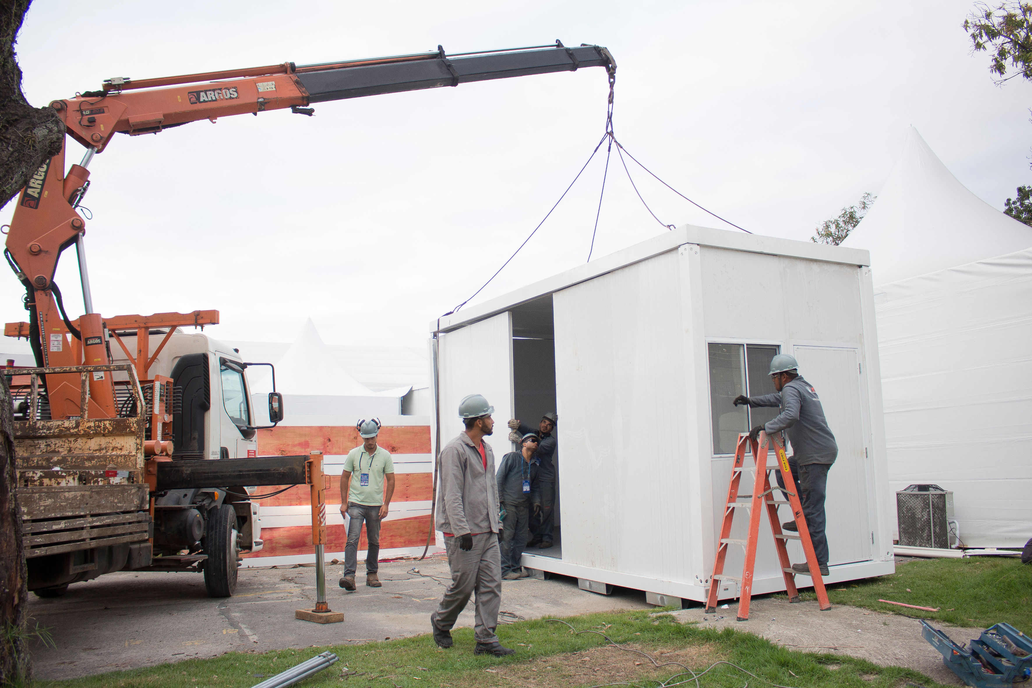 Lafaete apresenta projetos em congresso de construções modulares no Canadá