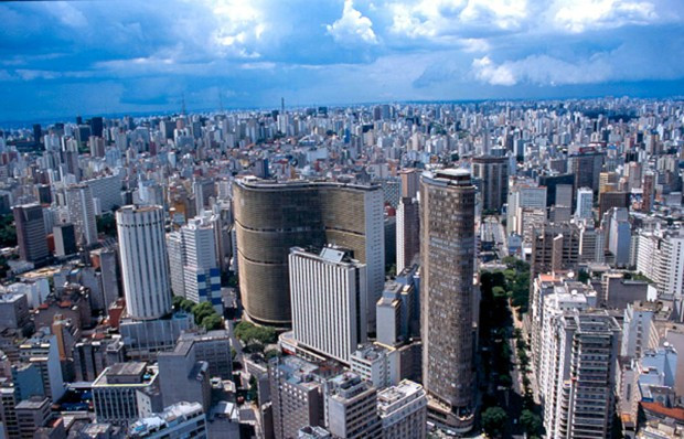 Bancos travam crédito: Financiamento escasso derruba vendas  de imóveis usados em maio em São Paulo