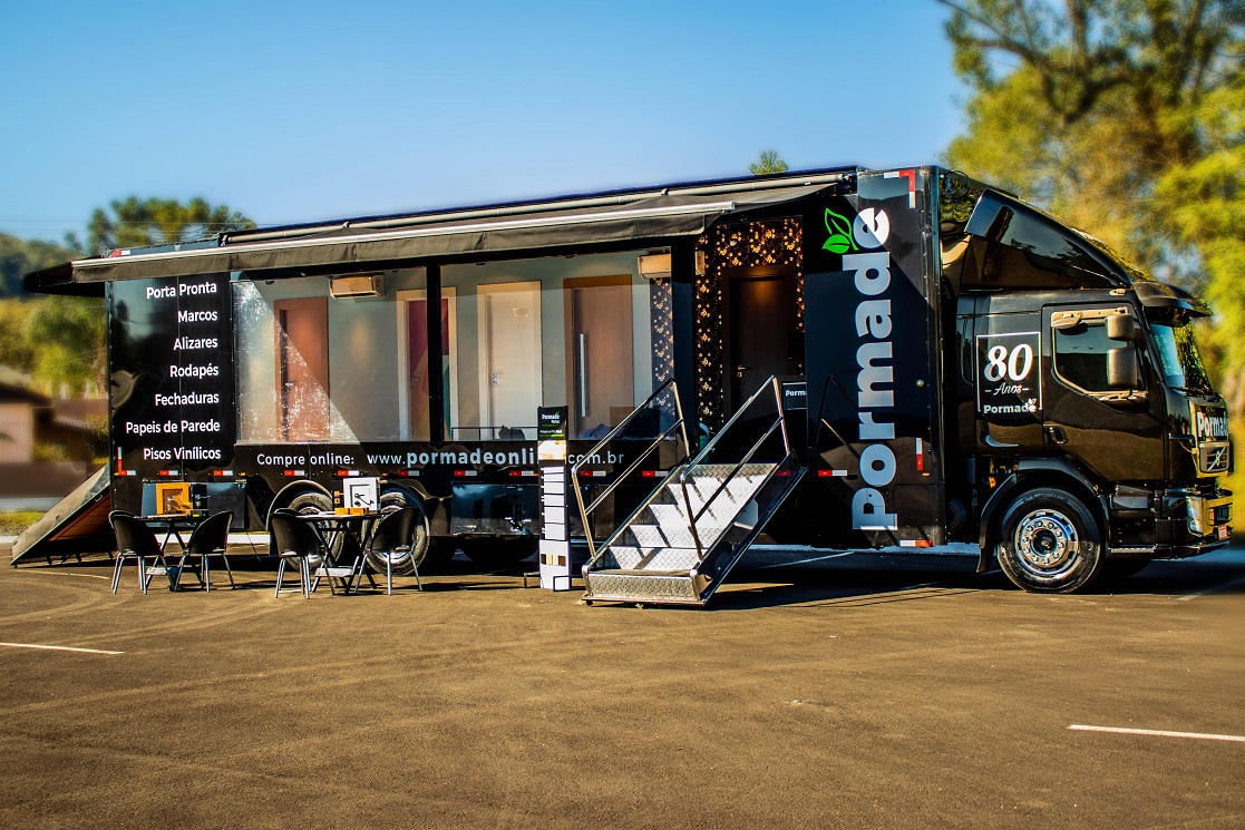 Showroom a quatro rodas da Pormade Portas: Próxima parada 57º edição da Equipotel