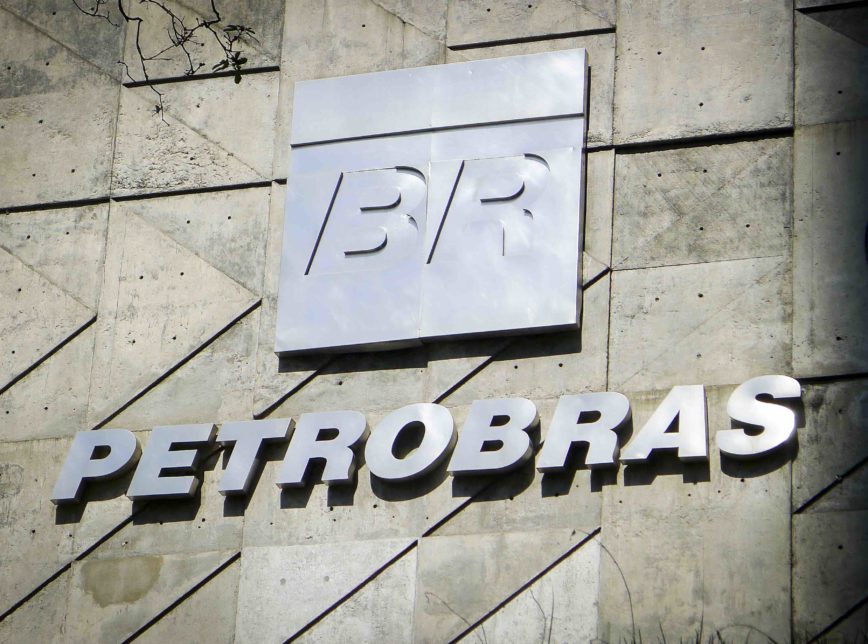 Preço do barril do Petróleo despenca no mundo, derruba ações da Petrobras e leva para baixo ações da Vale, Gerdau, Usiminas e outras 43 operações do IBOVESPA