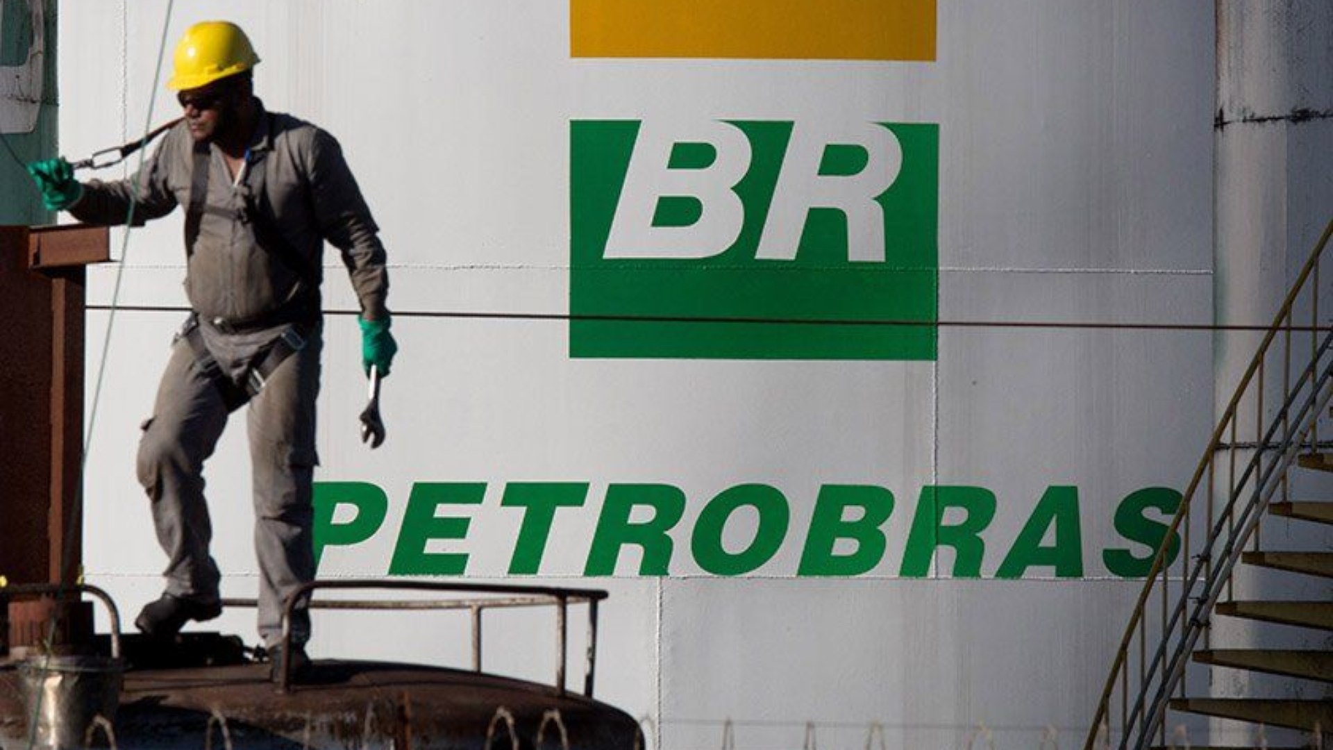 #PetrobrasFicanaBaciadeCampos: Sem investimentos da Petrobras mais de 1.000 lojas fecharam as portas em Campos nos últimos dois anos