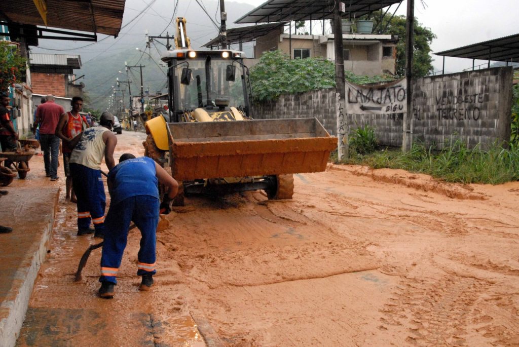 Chuvas fortes castigam Duque de Caxias e Magé no Natal