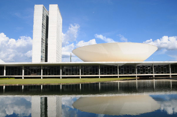 FIESP: Relatório da MP da Eletrobras do deputado Elmar Nascimento pune consumidores, que pagarão tarifas de energia mais altas, com manutenção da reserva de mercado para poucas distribuidoras