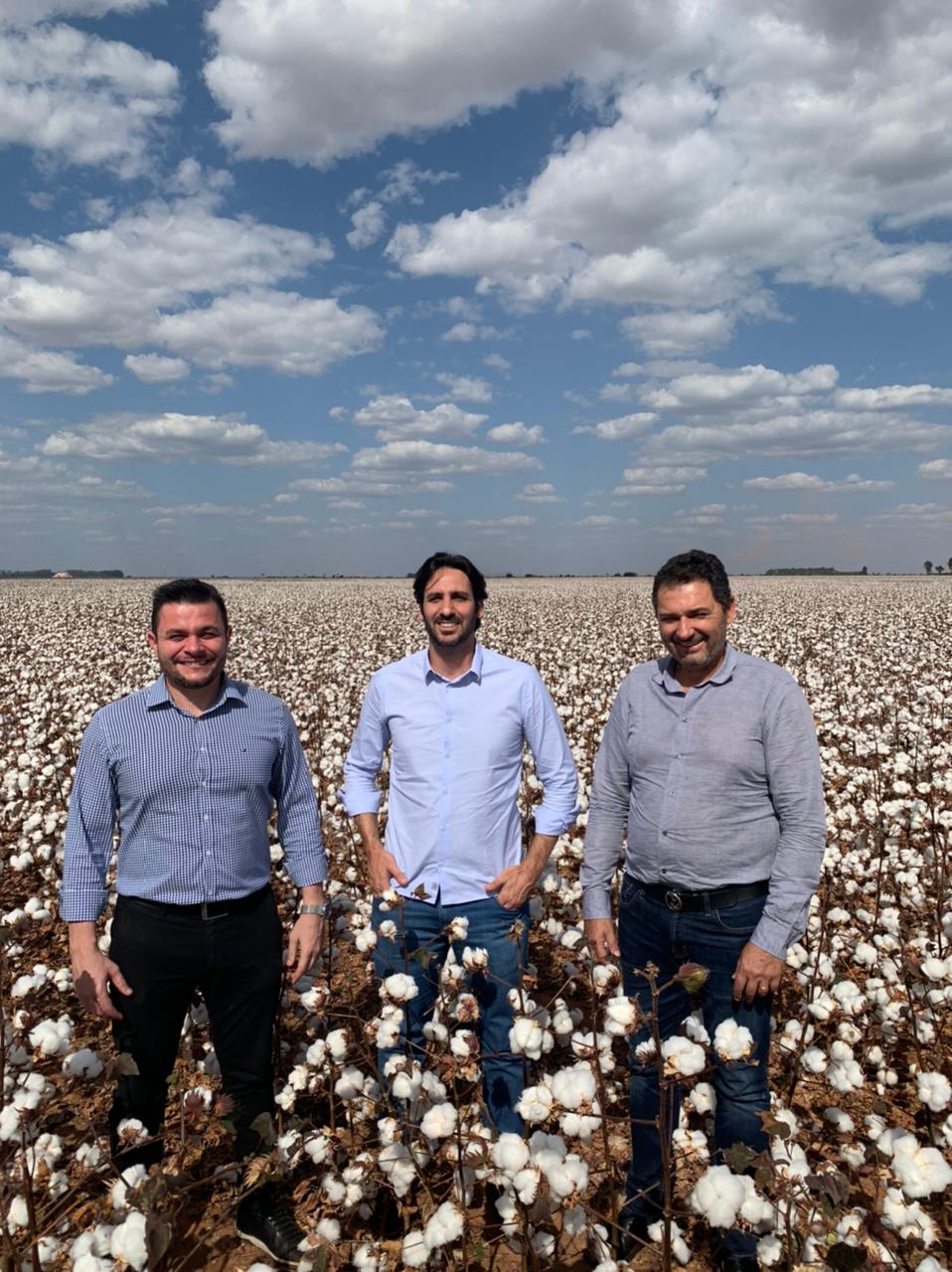 Capricórnio Têxtil realiza ação com produtores de algodão
