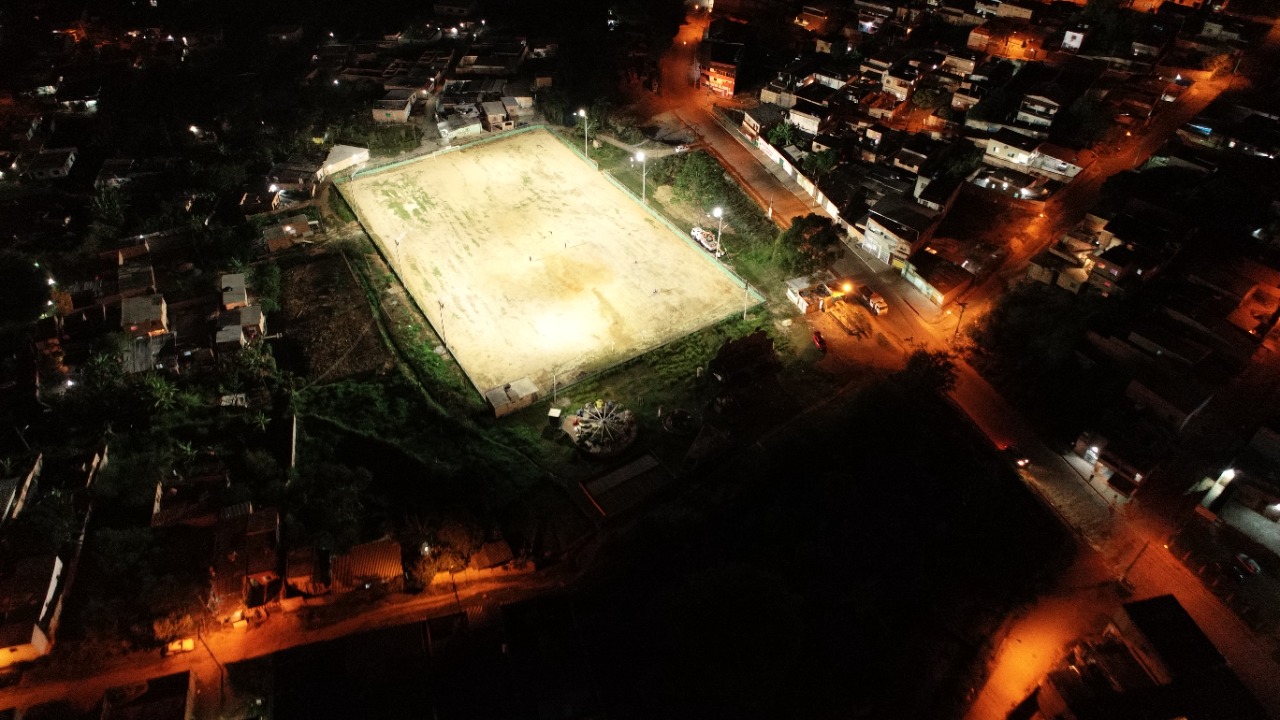 Uso de LED garante eficiência na iluminação de campos de futebol e quadras esportivas