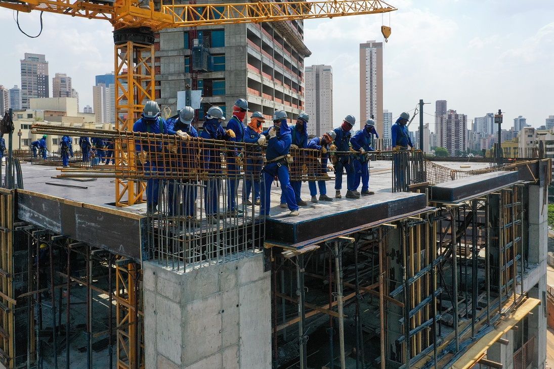 Dia do Trabalhador da construção civil lembra cuidados e relação entre construtora e colaboradores