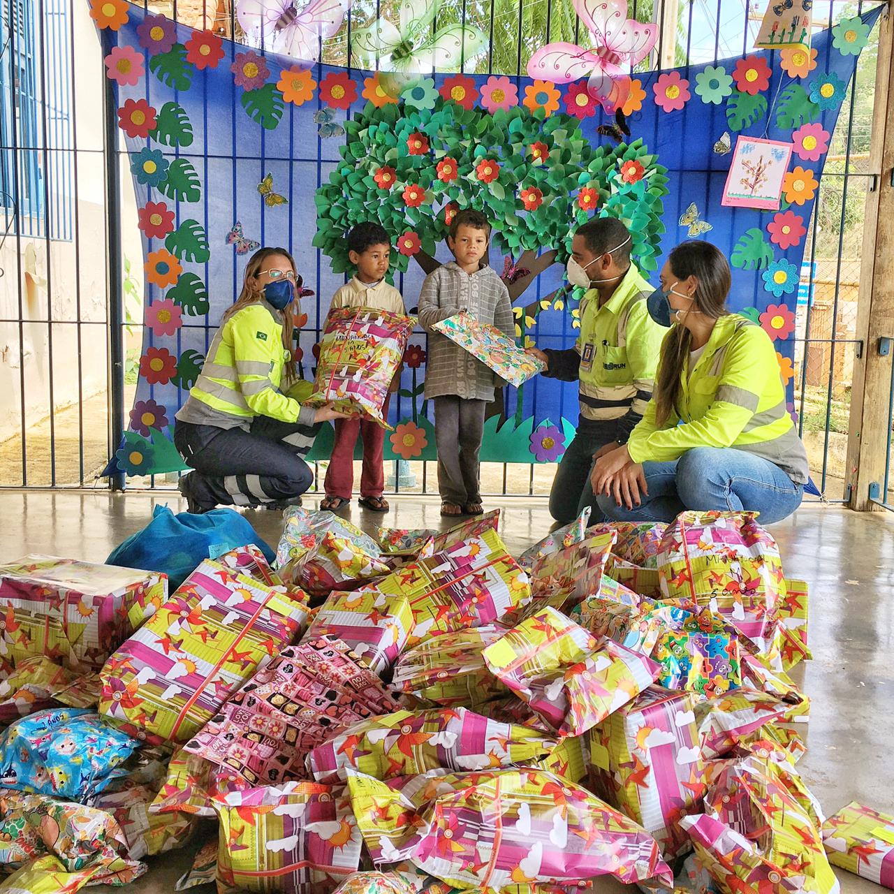 Instituto LafargeHolcim realiza ação junto a colaboradores e doa milhares de brinquedos em oito municípios onde a empresa opera