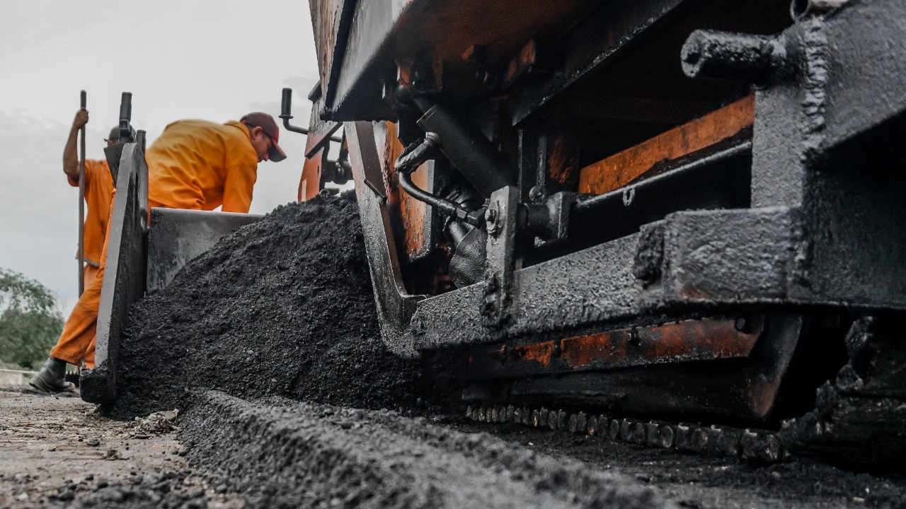 Mais um bairro de Itaboraí é contemplado com obras de drenagem e pavimentação