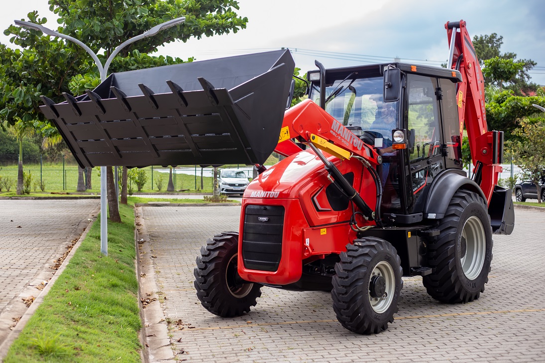 Retroescavadeiras Manitou chegam ao Brasil, para atender demanda crescente por máquinas de construção