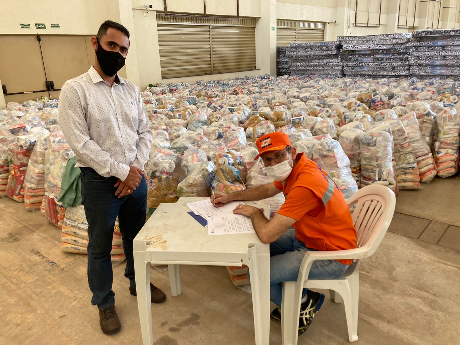 SINOBRAS doa 8 mil cestas básicas e 1 mil botijões de gás para famílias vítimas das enchentes em Marabá