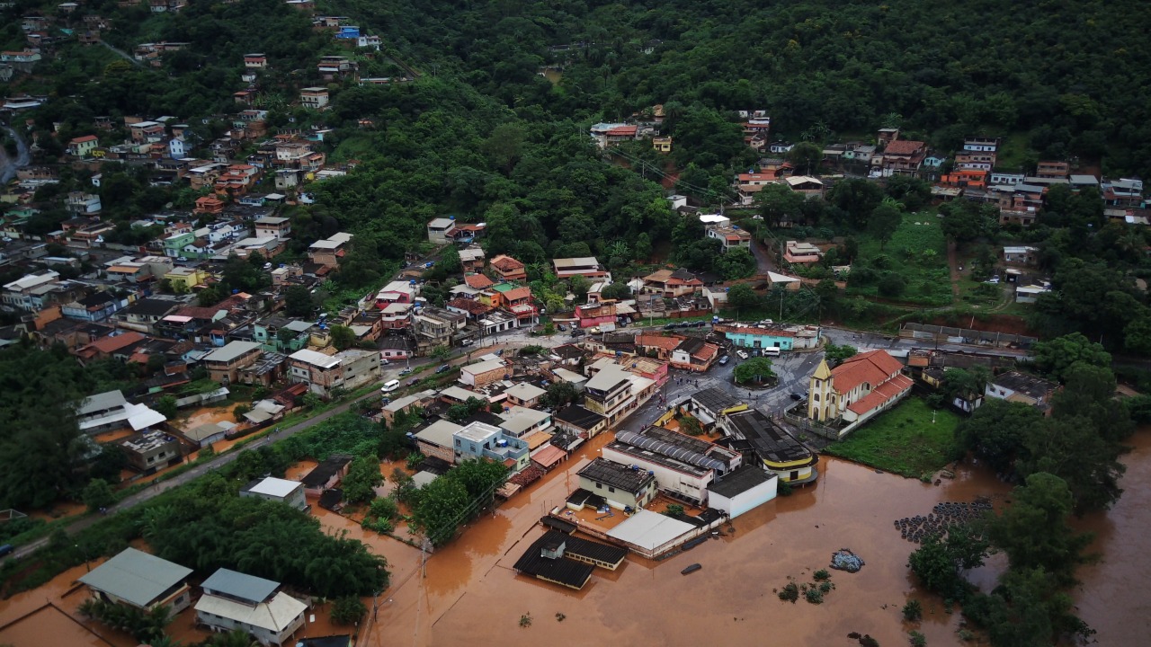 Chuvas intensas faz Prefeitura de Sabará decretar estado de emergência por áreas afetadas no município