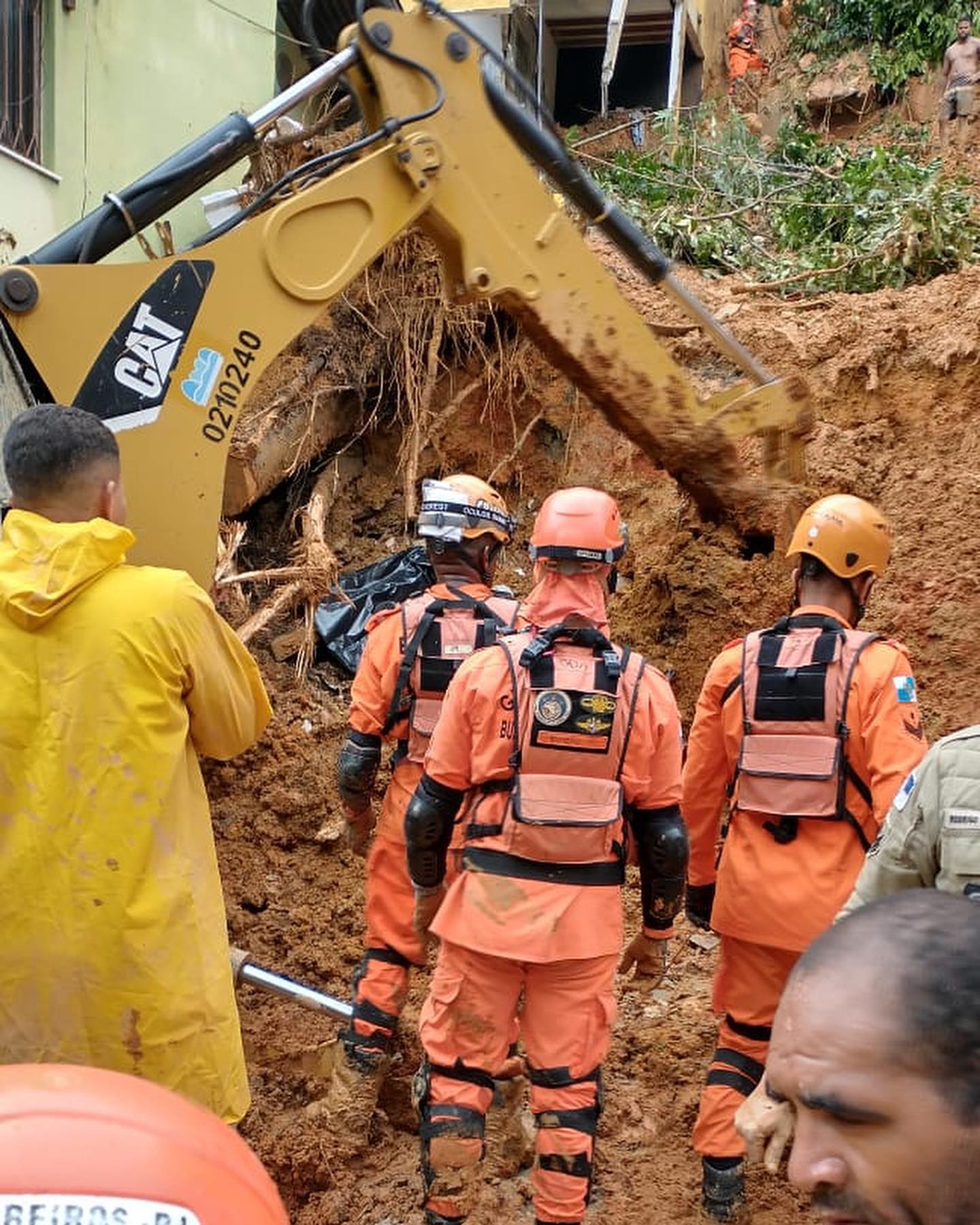 Sem planejamento urbanístico e serviços de drenagem, Angra dos Reis, Paraty, Mesquita e Belford Roxo sofrem com fortes chuvas