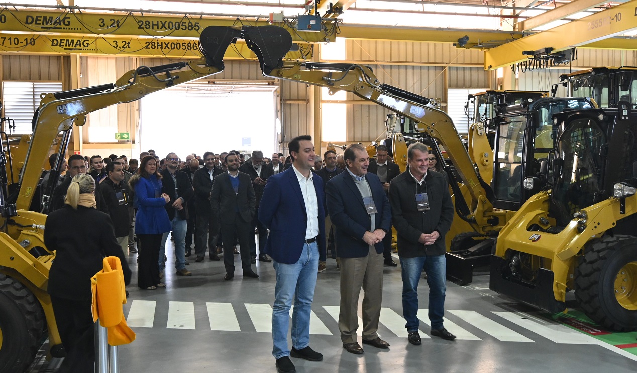 Produção de nova linha de montagem da Caterpillar gera 400 empregos na Grande Curitiba