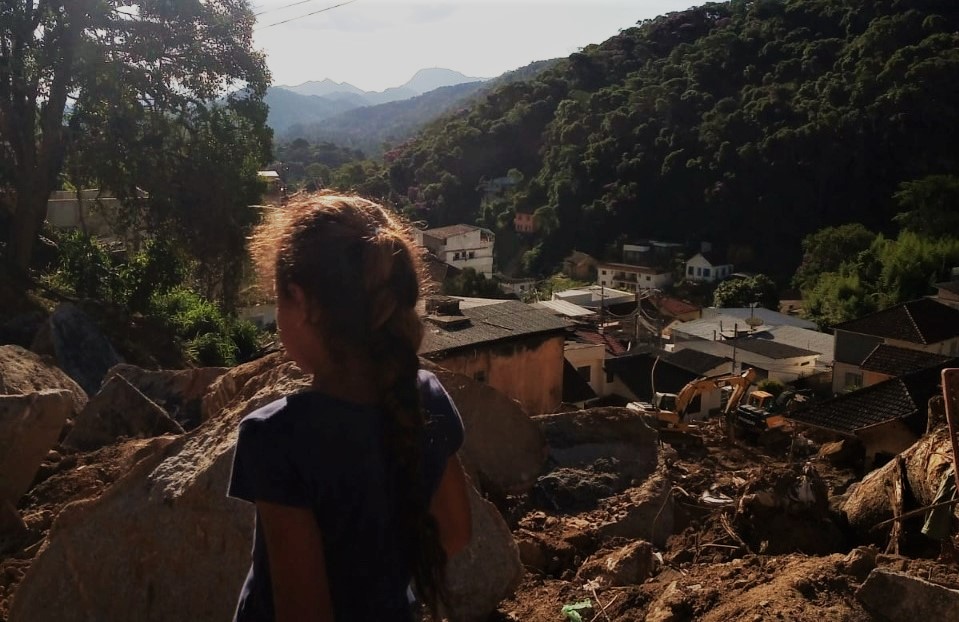 Mais de uma década após catástrofe de 2011 Petrópolis não criou um plano de emergência para desastres naturais