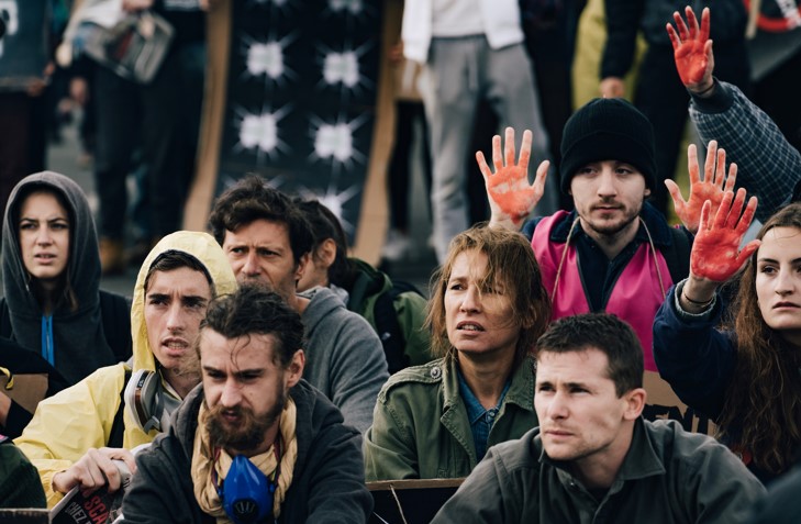 Festival Varilux de Cinema Francês 2022: Pierre Niney, Emmanuelle Bercot e Gilles Lellouche em thriller com denúncia ambiental