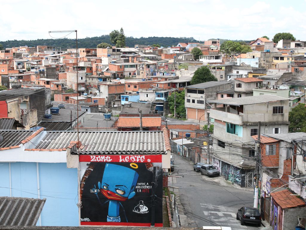Habitação no Brasil: Empobrecimento da população faz número de moradias em favelas crescer