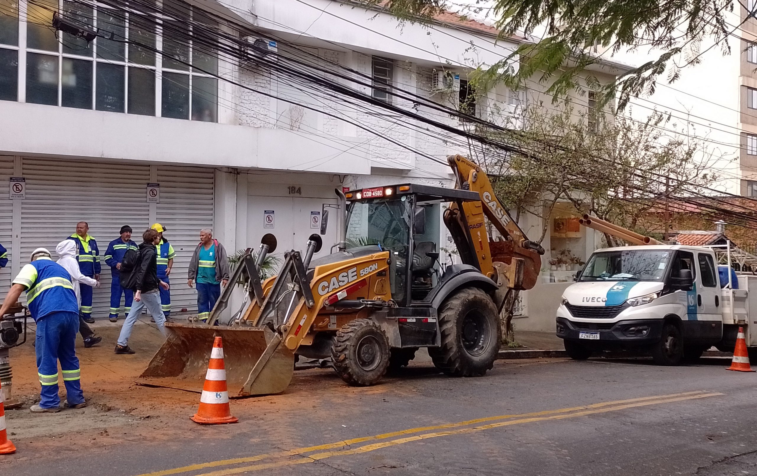 Dificuldades do setor da construção podem levar ao risco de paralisação de obras nos segmentos de obras viárias e de arte em 23,5% e 22,3%, respectivamente