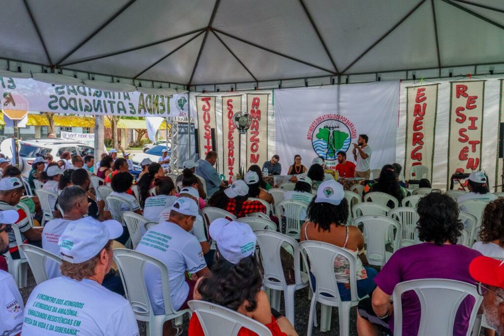 Projeto de Energia Justa, Popular e Democrática são debatidos na tenda do MAB durante FOSPA