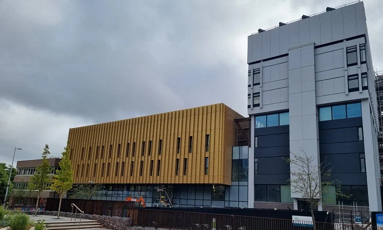 Universidade de Coventry nomeando novo edifício emblemático em homenagem ao ícone da cidade Delia Derbyshire