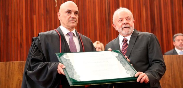 Brasil volta a respirar democracia: TSE entrega diplomas de presidente e vice-presidente da República a Lula e Alckmin