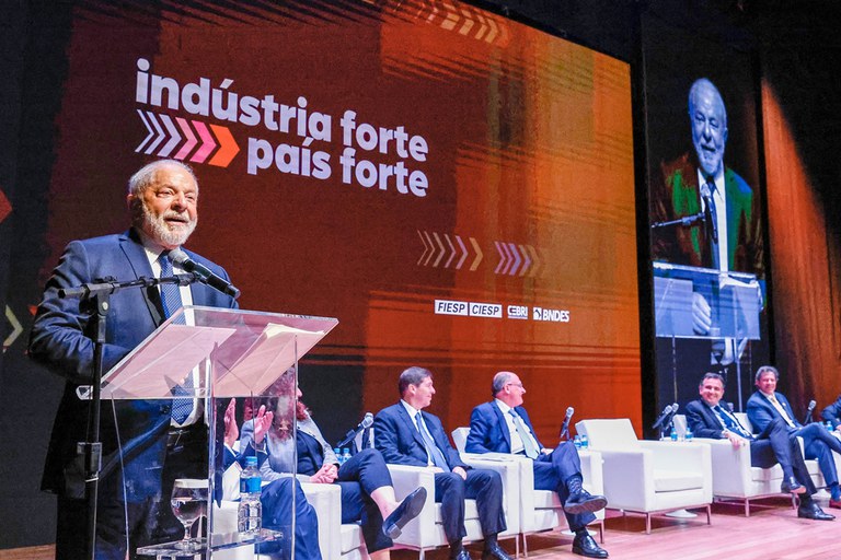 Lula: “Para ter um país forte, uma indústria forte, é preciso ter trabalhadores fortes”