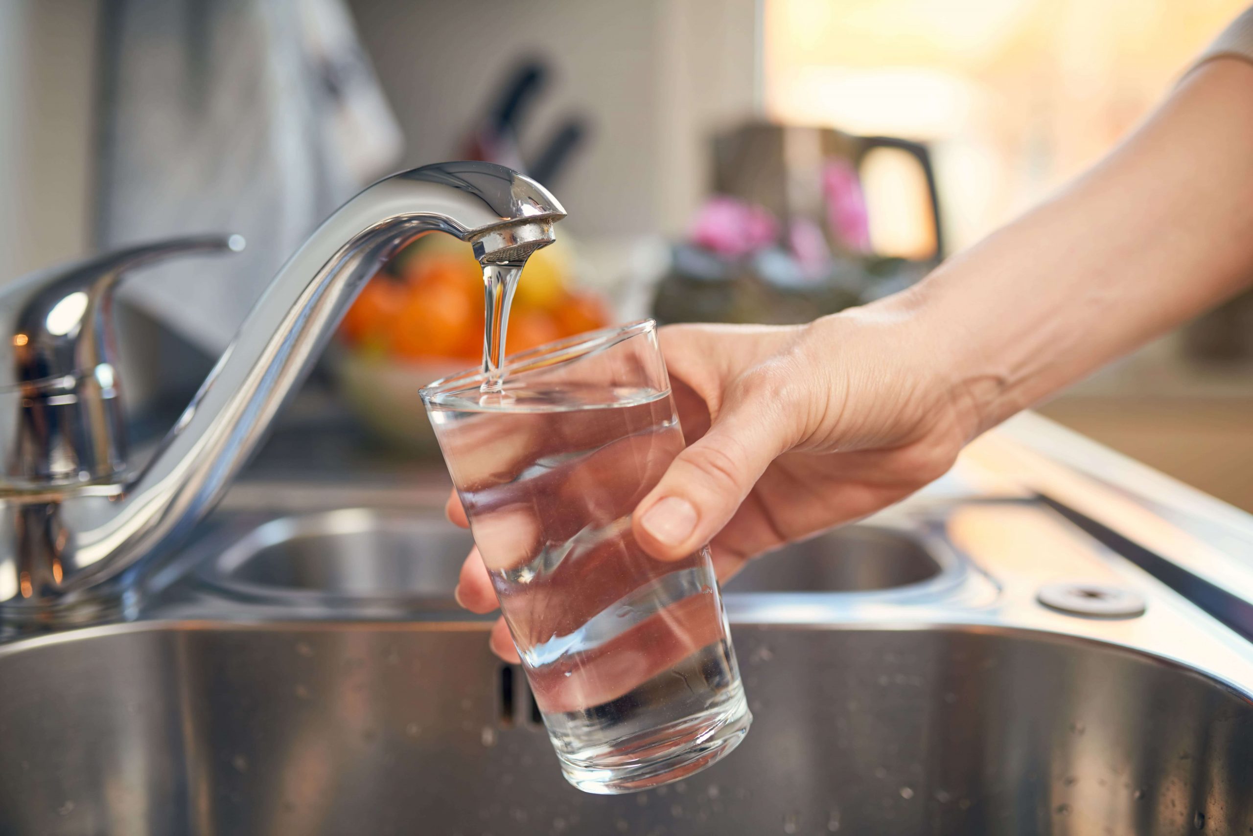 Água para beber contaminada: Testes detectaram agrotóxicos acima do limite em pelo menos cinco estados