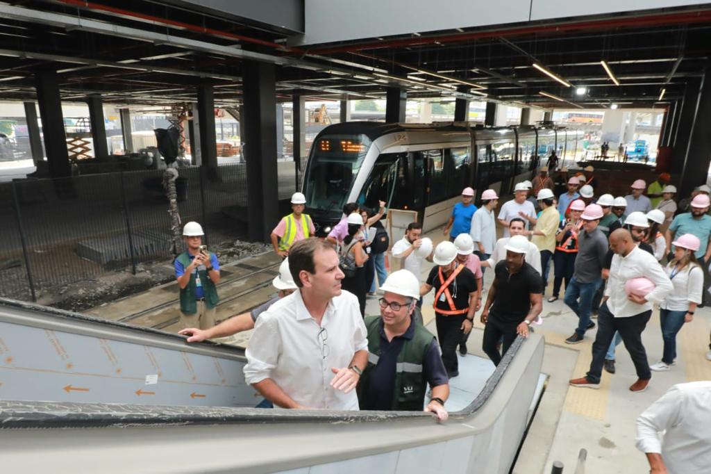 Obras de Mobilidade Urbana: Prefeitura faz primeira viagem-teste do VLT ao Terminal Intermodal Gentileza