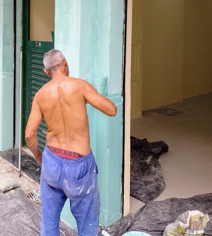 De olho na obra: Pedreiro e pintor são os serviços mais caros em Salvador