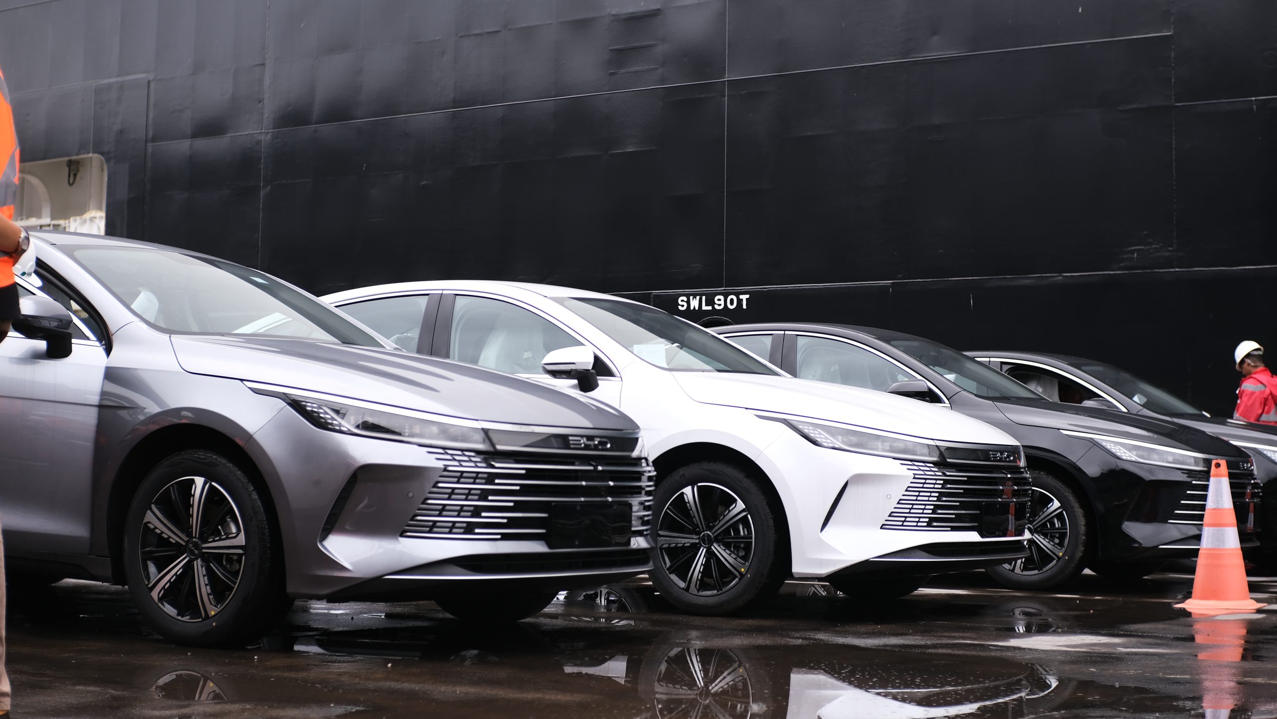TRUMP avisa que irá combater o golpe da Transição ENERGÉTICA; carros elétricos estão na miraseja eleito.