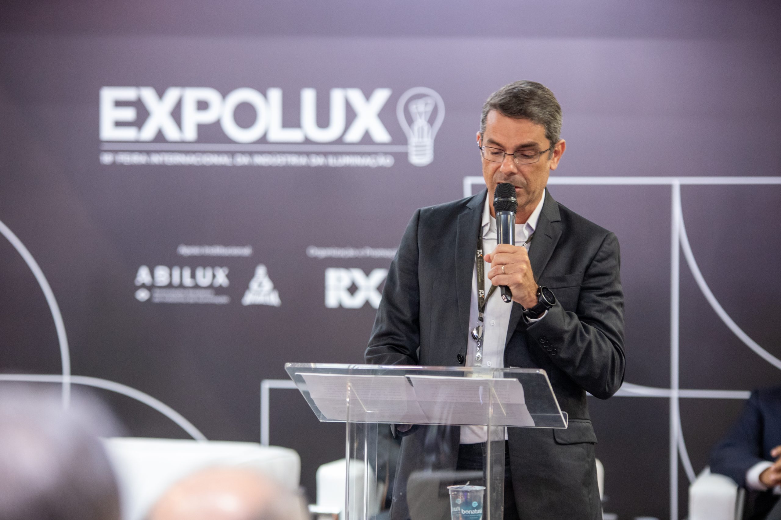 Foco na luz: Abertura da Expolux destaca desafios e avanços do setor de iluminação para atender o “consumidor 4.0”