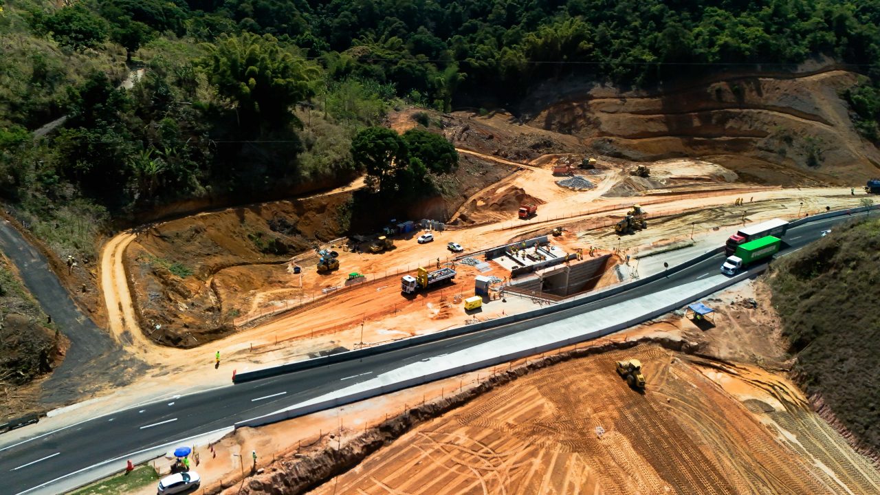 CCR RioSP continua com os desmontes de rochas na serra das Araras