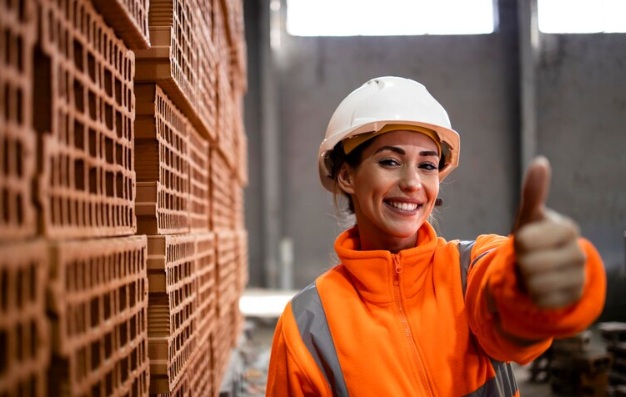 Mulheres ocuparam 1/5 das vagas abertas na construção civil em 2024