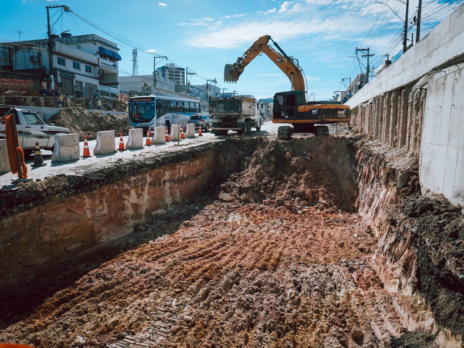 Obras na região metropolitana: Prefeitura de Itaboraí inicia rebaixamento de via na Avenida 22 de Maio para transformar acesso urbano
